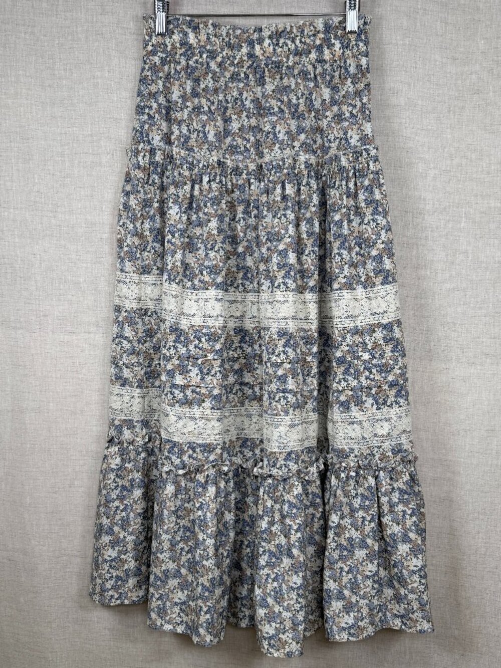 Boutique Blue White Floral Tiered Skirt Lace Boho Peasant Cottagecore Women's M